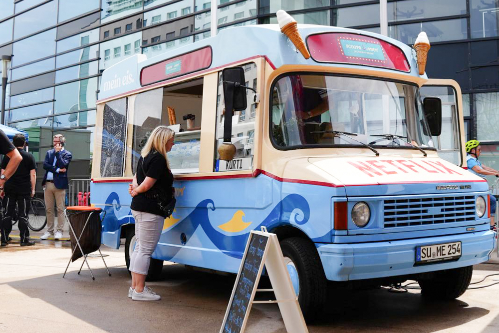 Eis Catering Mitarbeiterveranstaltung Eiswagen mein eis Branding Stranger Things Mein Eis Oldtimer Bedford Köln Bonn Düsseldorf Eis Catering Mitarbeiterveranstaltung Eiswagen mein eis Branding Stranger Things Mein Eis Oldtimer Bedford Köln Bonn Düsseldorf