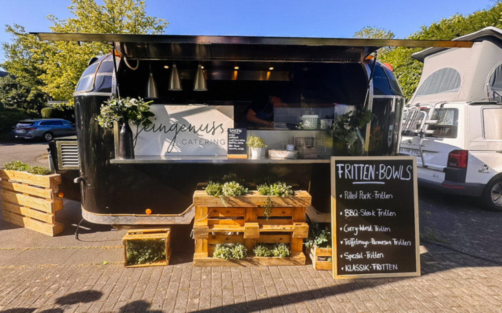 Food Truck Catering Titelbild Eiswagen mieten mein eis Catering Oldtimer Koeln Bonn duesseldorf